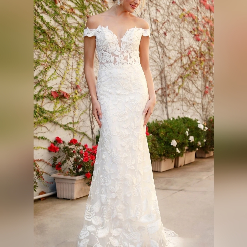 Elegant White Lace Off-Shoulder Dress